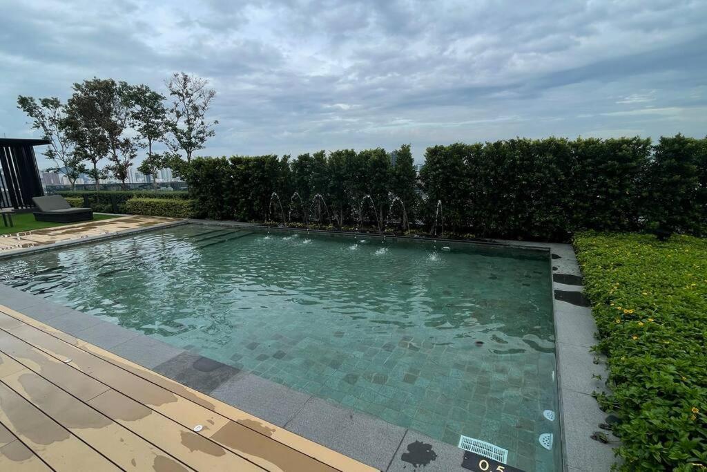 Beacon Suites With Infinity Pool At Georgetown By Wl المظهر الخارجي الصورة